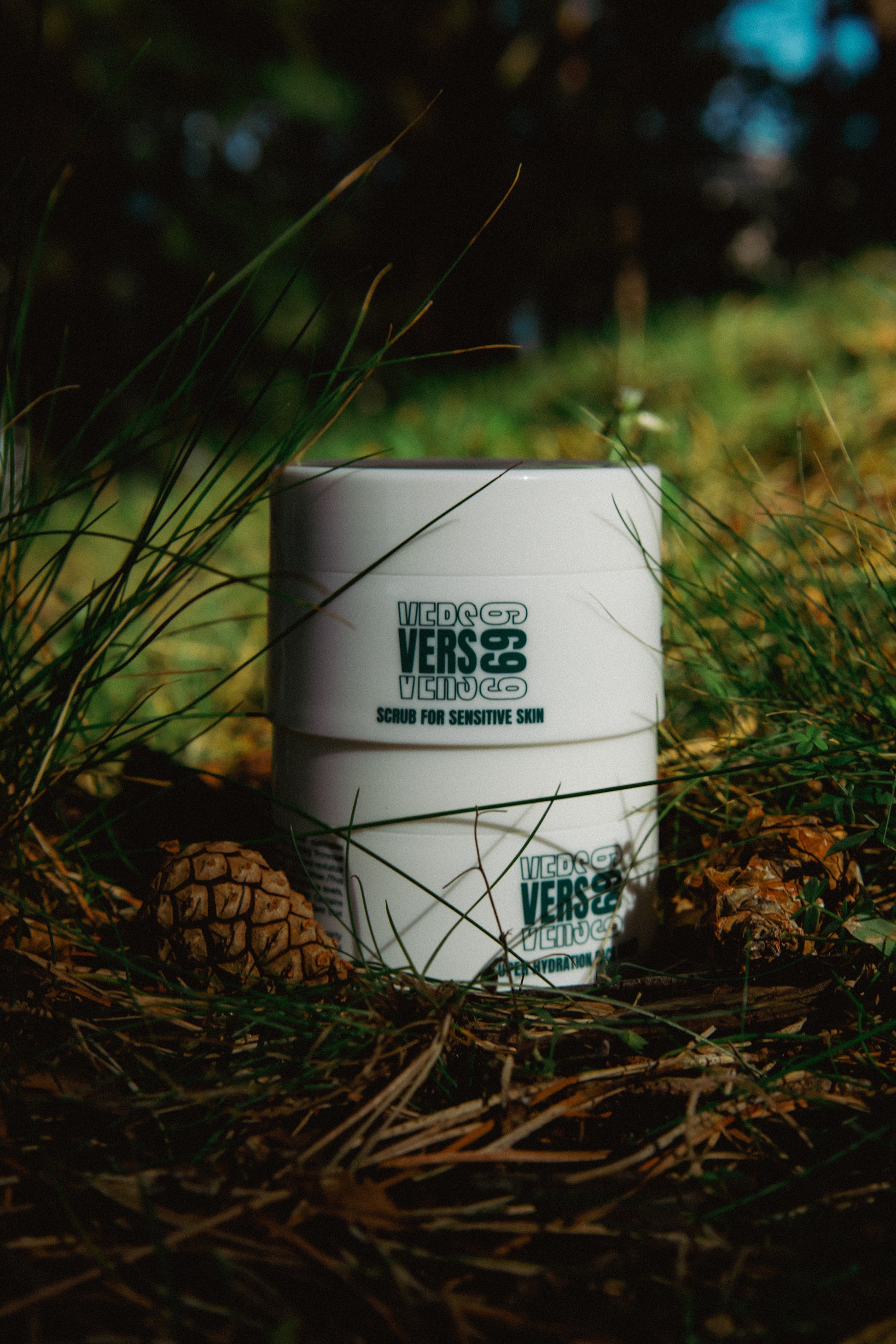 Intensively moisturizing face mask + gentle scrub with abrasive particles